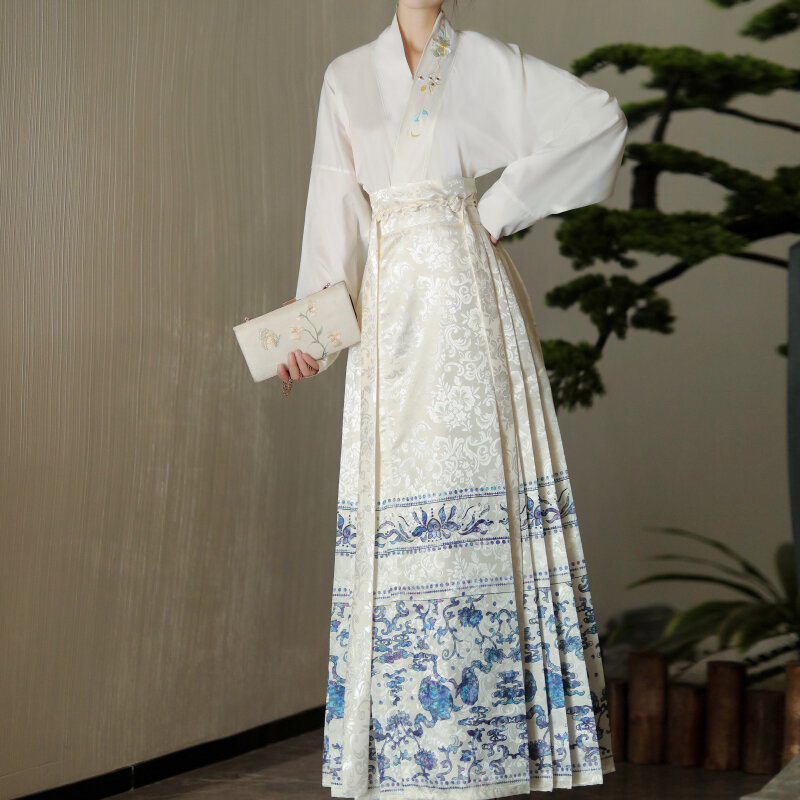Ming-Made Hanfu Women's Spring and Summer Embroidery National Style Horse-Face Skirt Aircraft Oversleeve