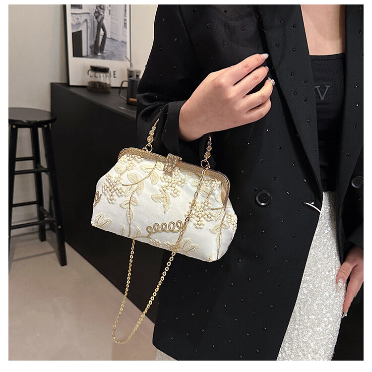 2024 neue Retro-Mode Abend tasche Vintage chinesischen Stil bestickte kleine Kupplungen für Frauen Hochzeits feier Handtasche Umhängetasche