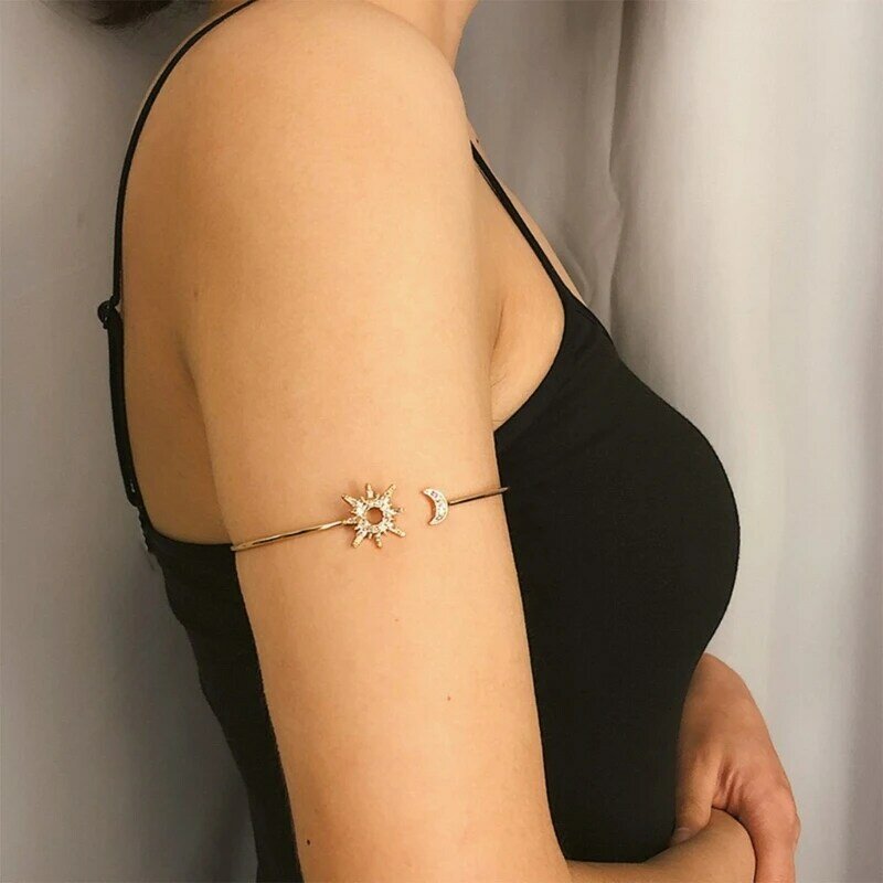 Eenvoudige Zirkoon Fonkelende Maan Bovenarm Manchet Armlet Armband Bangle Vrouwen Sieraden Glinsterende Maan Filigraan Arm