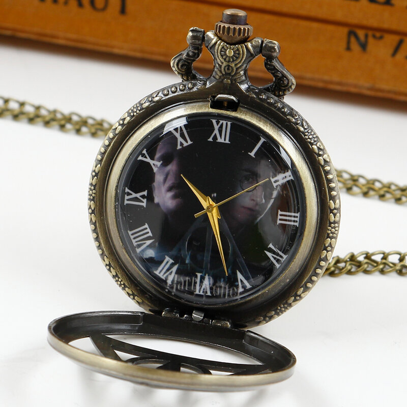 นาฬิกาควอตซ์ทรงสามเหลี่ยมสีบรอนซ์แบบย้อนยุคสร้อยคอสำหรับผู้ชายผู้หญิงของขวัญวันเกิดสำหรับเด็ก Relógio de Bolso