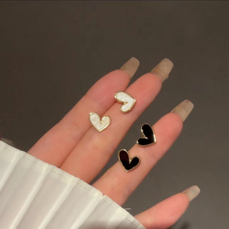 Boucles d'Oreilles en Forme de Petit Cœur Noir, Bijoux Simples et Mignons, Amour Coréen, Cadeaux de ixd'Anniversaire, pour Femme et Fille, 2023