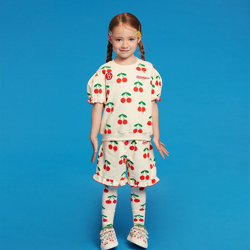 Детское летнее платье с цветочным принтом, футболки и шорты с мультяшным принтом