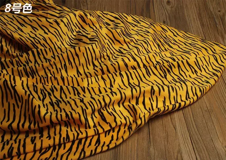 Tessuto in peluche stampato al metro per vestiti da cappotto decorativo cucito fai da te leopardo motivo zebrato sottile panno morbido poliestere moda