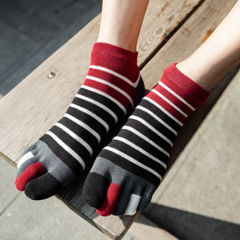 1 Pairs Man Toe Short Socks Fashions Patchwork Color Striped Breathable Cotton Five-Finger Socks Korean Harajuku Sports Socks