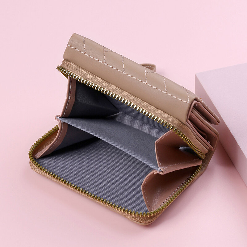 Portafoglio da donna borsa per carte a tre pieghe PU Multi oggetti tasca corta moda ricamata modello d'amore coreano minimalista nuovo 2023