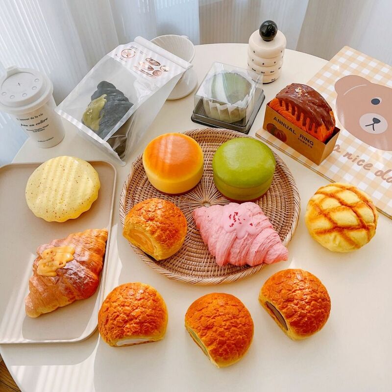 ขนมปังปิ้งอาหารของเล่นจำลองแบบสร้างสรรค์โดนัท Relief ความเครียดบีบช้าหยอกล้อคนหยอกล้อของเล่นตั้งโต๊ะ