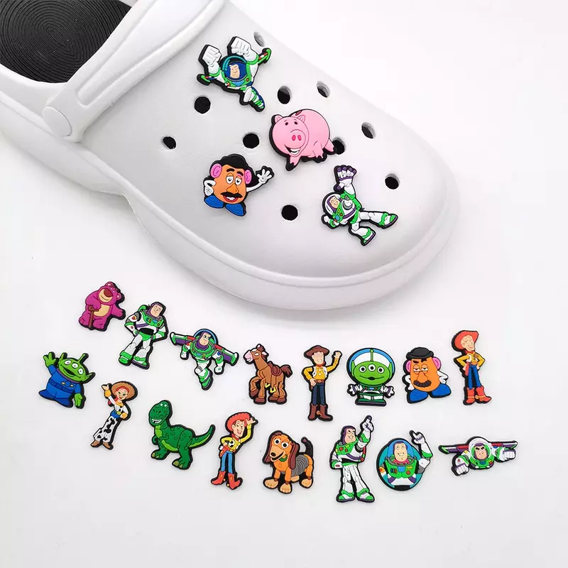 مجموعة أحذية Buzz Lightyear جذابة للكروكس ، زخارف أحذية ذاتية الصنع ، ديكورات صندل ، هدايا أطفال ، إكسسوارات ، 20 أو 50