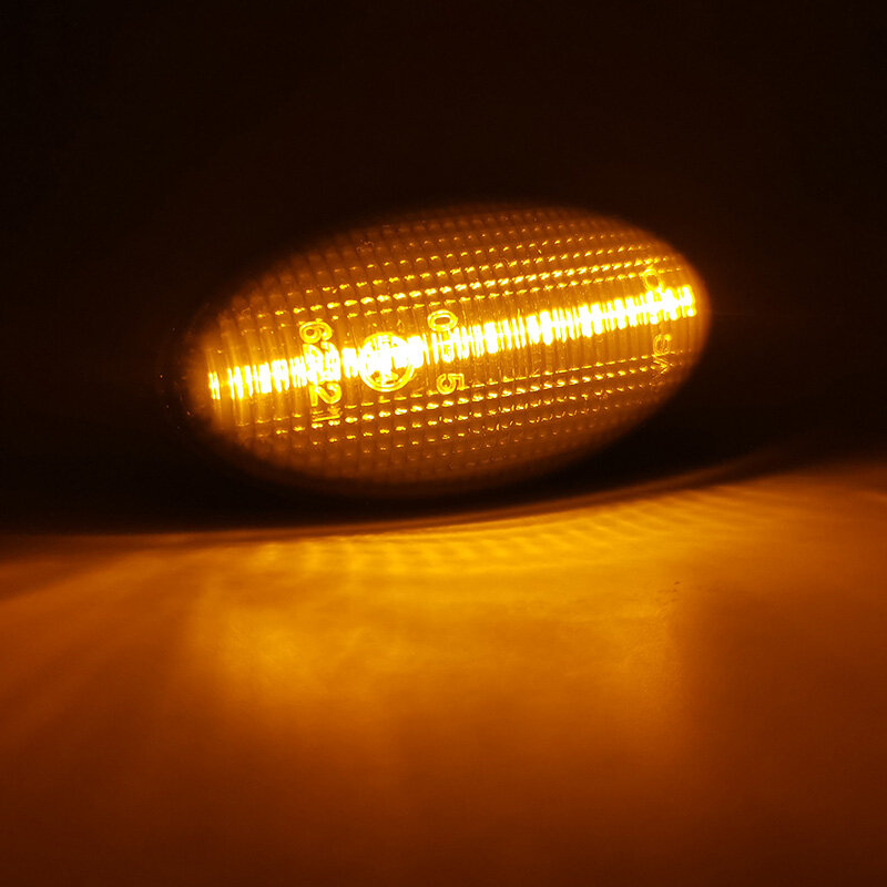 Lampu LED dinamis lensa asap indikator samping Fender sayap depan untuk Opel Vivaro C Combo E