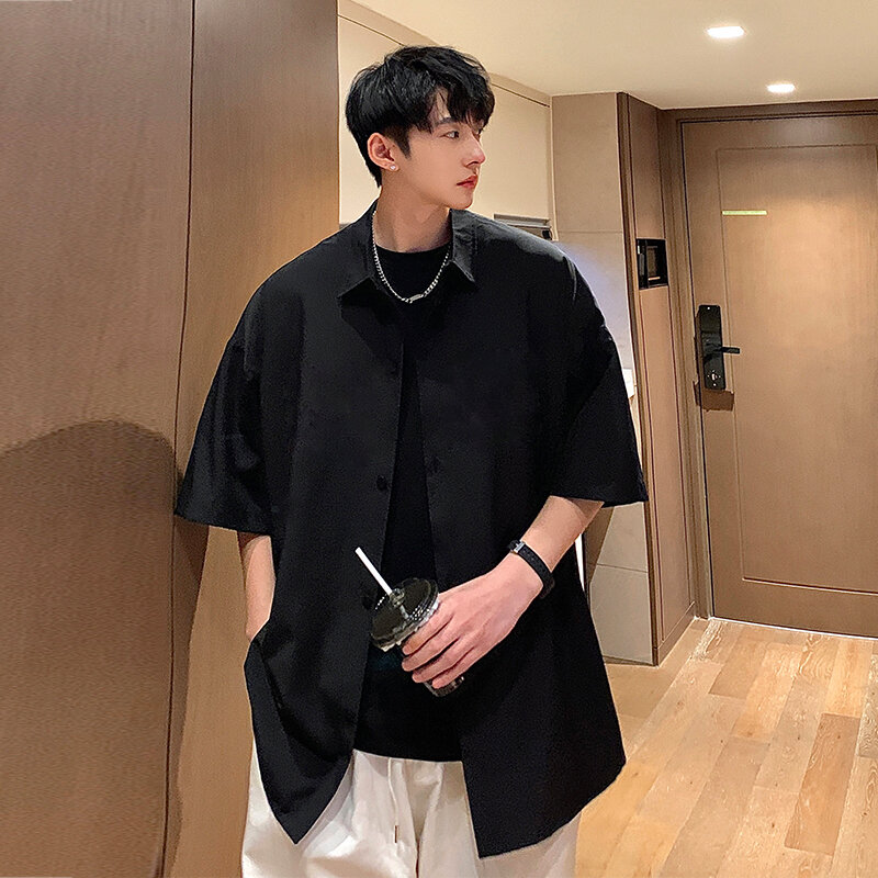 Kemeja longgar kasual pria, atasan blus lengan pendek warna polos ukuran besar gaya Korea untuk lelaki