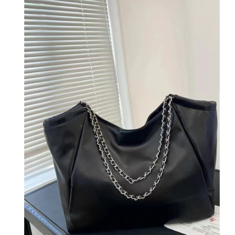 P Family Bag Women's 23 New Large Capacity Chain Tote With Advanced Sense Commuting Versatile One Shoulder Underarm
