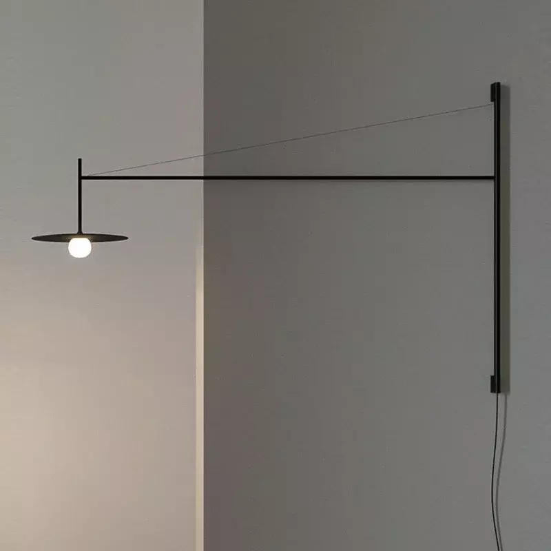 Lampada da parete lunga in ferro nordico semplice lampada da parete a Led nera soggiorno sfondo parete corridoio camera da letto decorazione della parete
