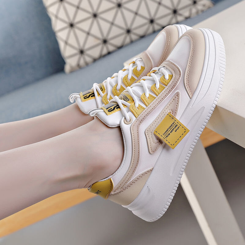 أحذية نسائية موضة صيف 2023 طبعة كورية جديدة أحذية الطلاب ذات نعل سميك من الجلد أحذية رياضية ترفيهية خارجية