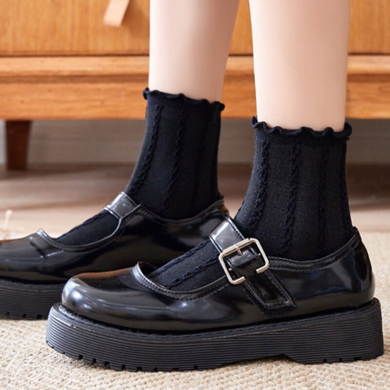 Женские черные короткие носки в стиле "Лолита", готические Чулочные изделия с рюшами и кружевом, в полоску, по щиколотку, M6CD