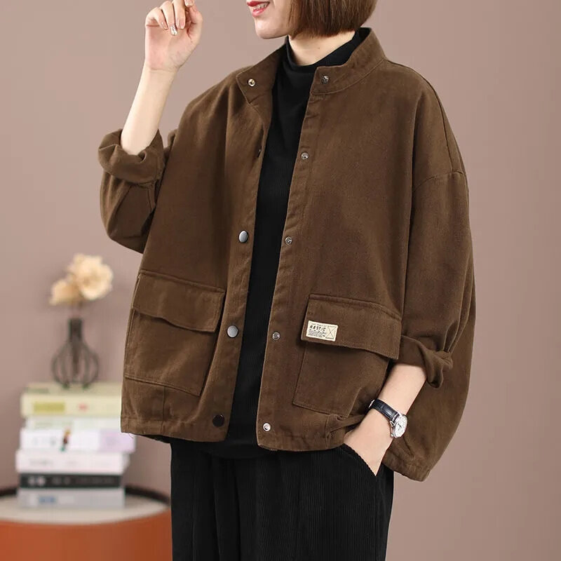 Jaket pendek kasual wanita 2024 musim gugur baru liar versi Korea longgar sastra Retro perkakas label kardigan kancing komuter