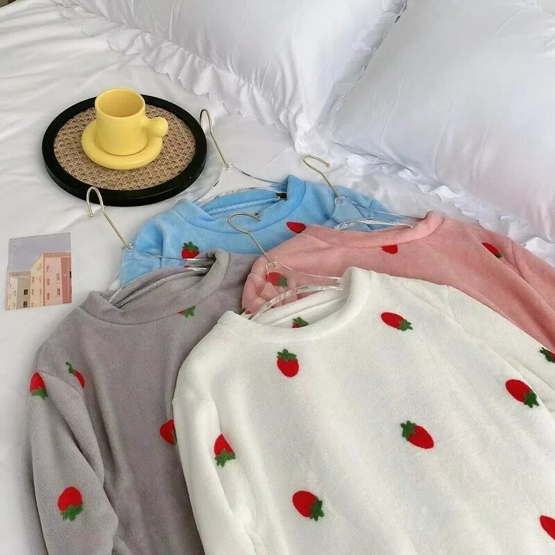 Pajamas Set Women Winter Thickened Loose Warm Strawberry Printing Pants Suit Two-piece Coral Fleece Ladies Sleepwear Pajamas Set