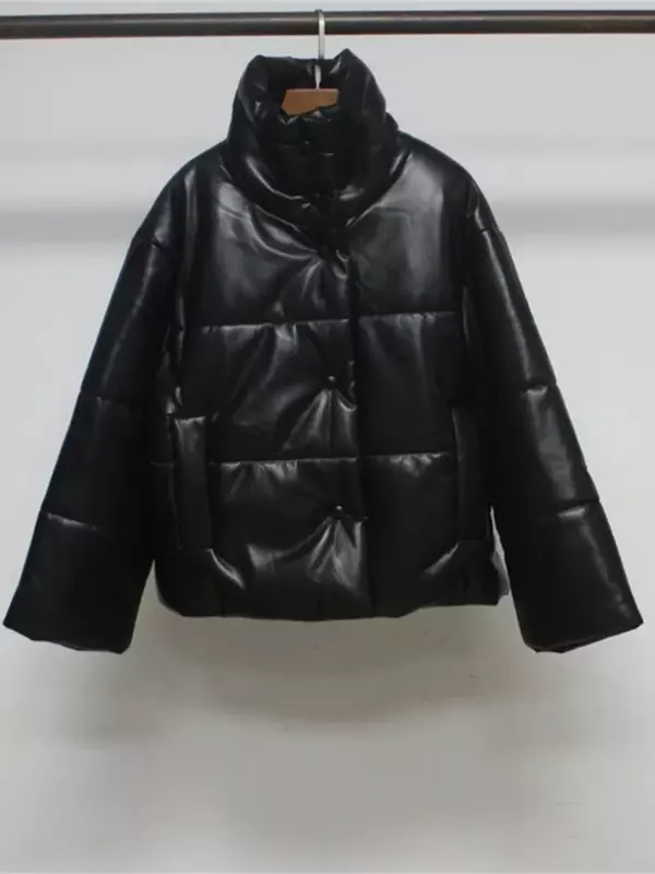 Женская однобортная куртка из искусственной кожи с высоким воротником и карманами