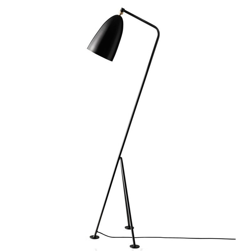 مصباح أرضي بسيط من مصمم دنمارك ، مصباح حامل ثلاثي القوائم في الاستوديو لغرفة المعيشة الإبداعية
