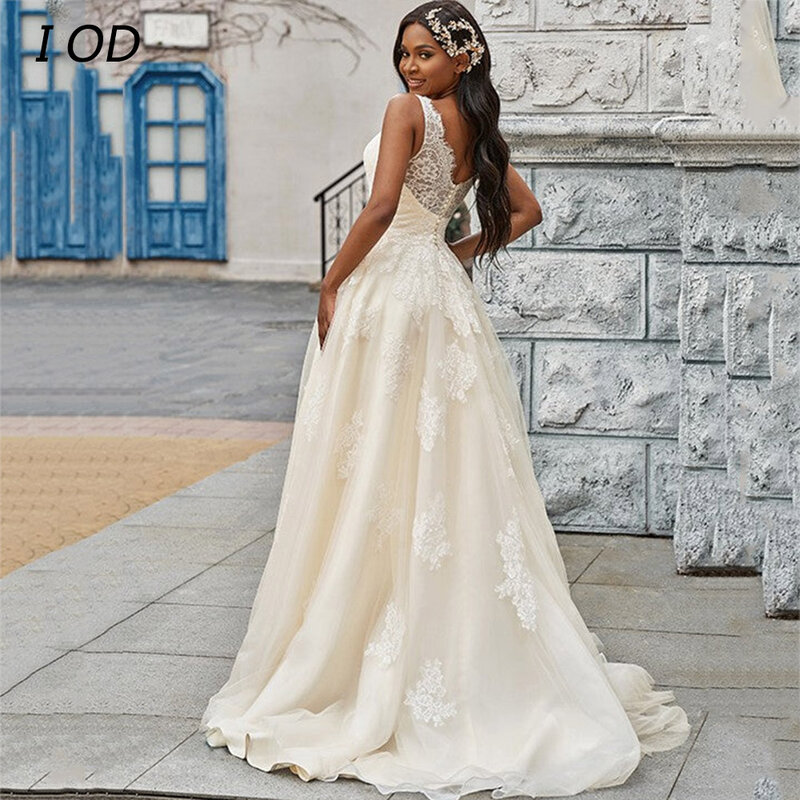 Elegante vestido de casamento V-Neck com Applique Lace, sem mangas, botão traseiro, até o chão, vestido nupcial, ilusão, novo, I OD