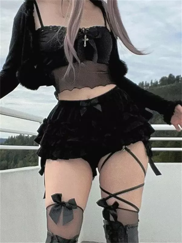 Pantalones cortos negros góticos para mujer, pantalón corto de cintura elástica con volantes en capas, ropa de calle Harajuku, pantalones de cintura alta, novedad de verano
