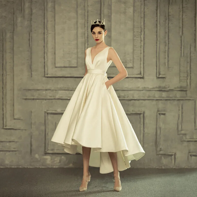 Luxus Brautkleid für Frauen neue kurze V-Ausschnitt A-Linie Brautkleider ärmellose Satin Schnürung rücken freie Vestidos de Novia W30165
