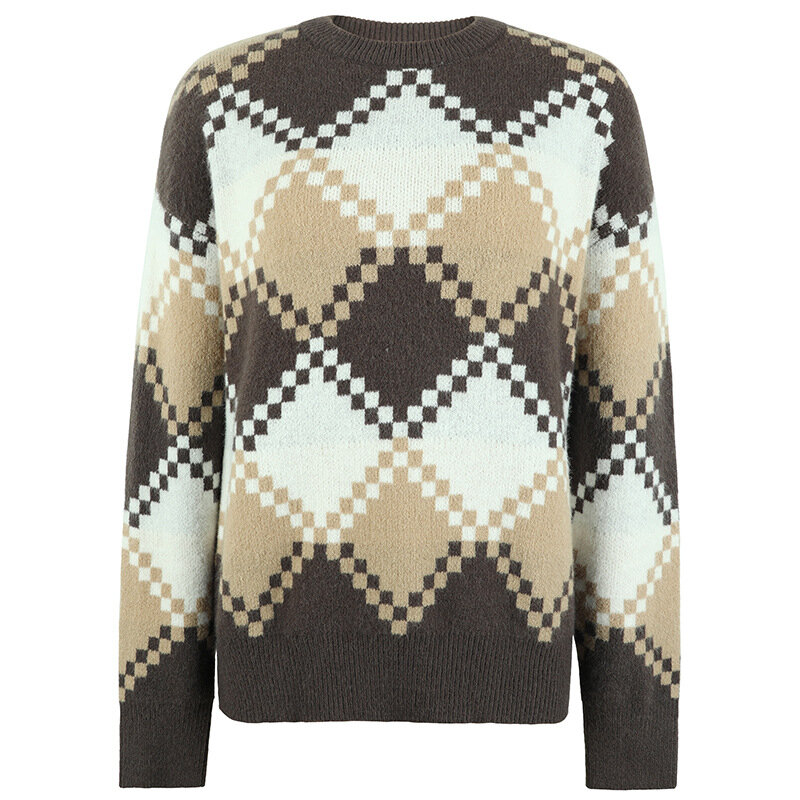 Diamentowy kontrastowy sweter damski jesienią i zimą