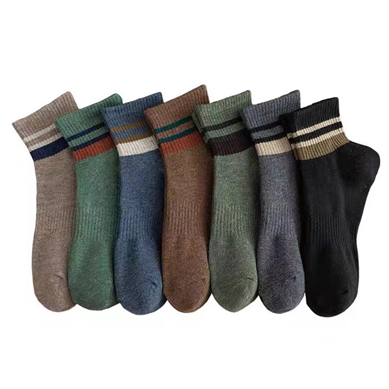 5 Paar Herren gestreifte Baumwoll socken Herbst Winter Mode lässige Socken hochwertige Harajuku Retro Socken Mann dick bequem