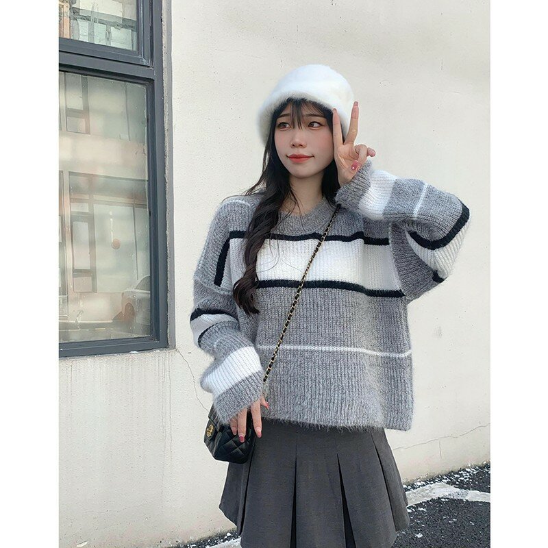 2023 New Arrival College Style Autumn Women Loose Casual O-neck Long Sleeve Pullover All-matched Striped Knitted Sweater V38