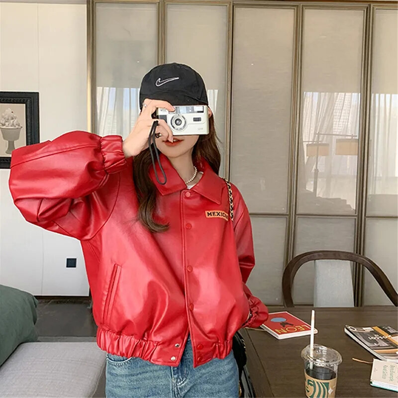 Abrigo de cuero rojo para mujer, chaqueta holgada de cuero para motocicleta, moda de ocio, primavera y otoño, 2023