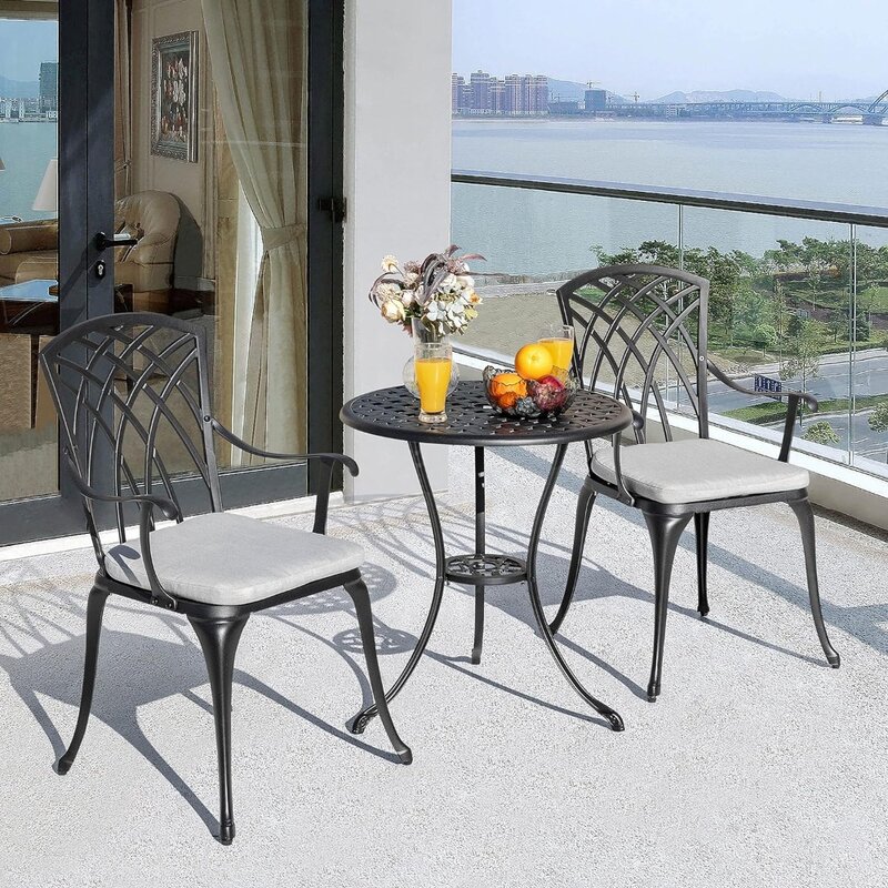 Sets 3-teiliger Bistro tisch und Stühle aus Aluminium guss mit 2 Bistro-Sets für das schwarze Sofa im Freien