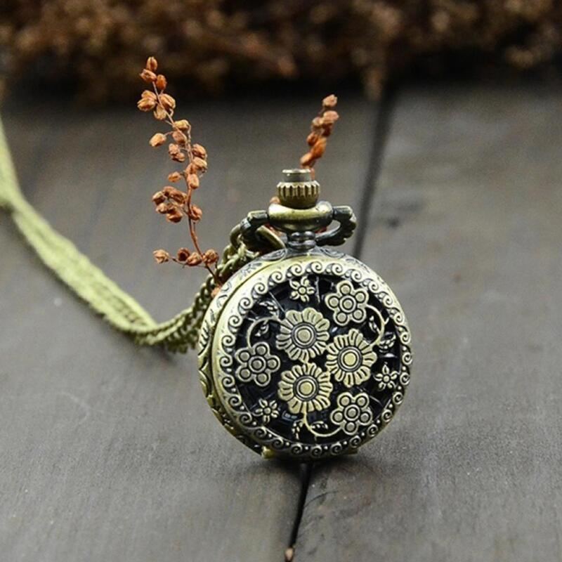 Vintage Quartz Steampunk Pocket Watch Women Man Necklace Pendant with Chain Gift Necklace Carving Chain Clock Pocket Fob Watch