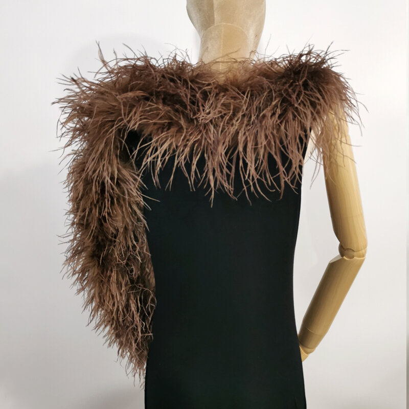 Nuova moda inverno donna Sexy 100% vera piuma di struzzo una spalla manica lunga 60cm banchetto per feste Versatile vera pelliccia