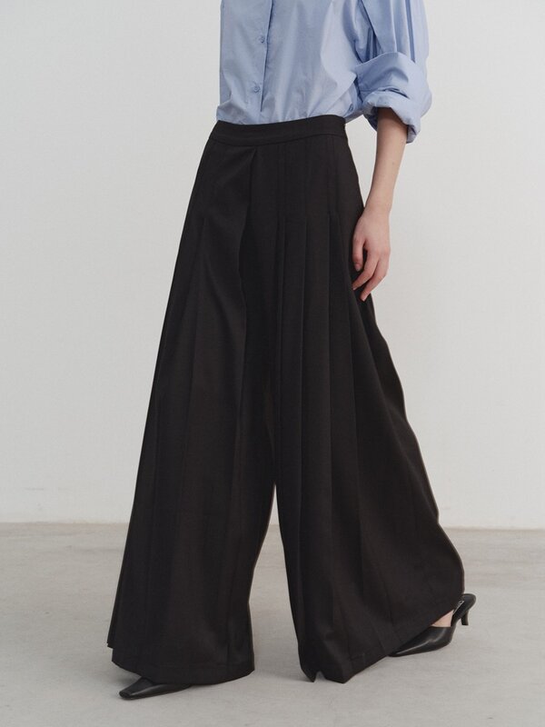 Pantalones de falda de pierna ancha para mujer, estilo de diseño plisado de silueta grande, pantalones largos de piso sueltos de cintura alta, gris, Primavera