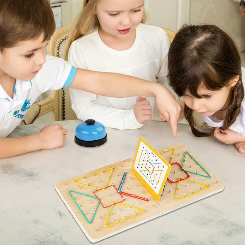 Geoboard dengan karet gelang, bahan manipulatif matematika blok Array dengan pola aktivitas kartu untuk anak-anak di taman kanak-kanak