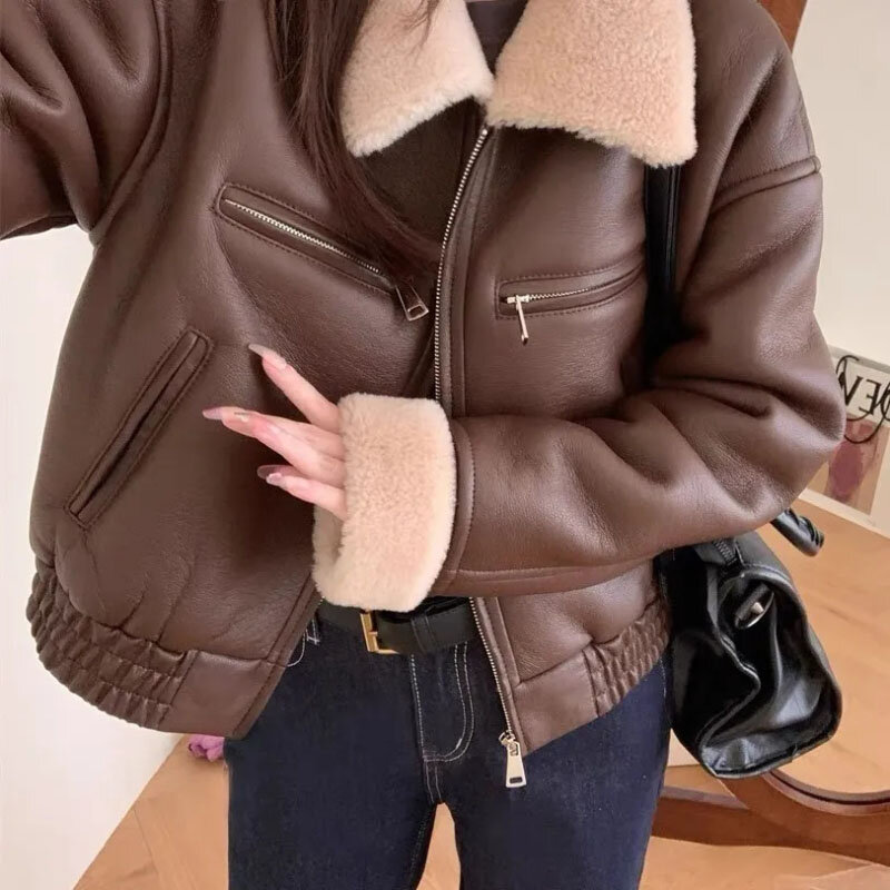 여성용 빈티지 모피 원 가죽 재킷, 짧은 따뜻한 파커 코트, 한국 루즈 모조 양털 기관차 의류, 2023 겨울 신상