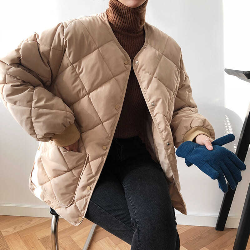 Jaket Berlapis Kapas Wanita Leher Bulat Mantel Roti Tebal Musim Gugur Musim Dingin Longgar Warna Solid Versi Korea Ringer Mantel Berlapis Kapas