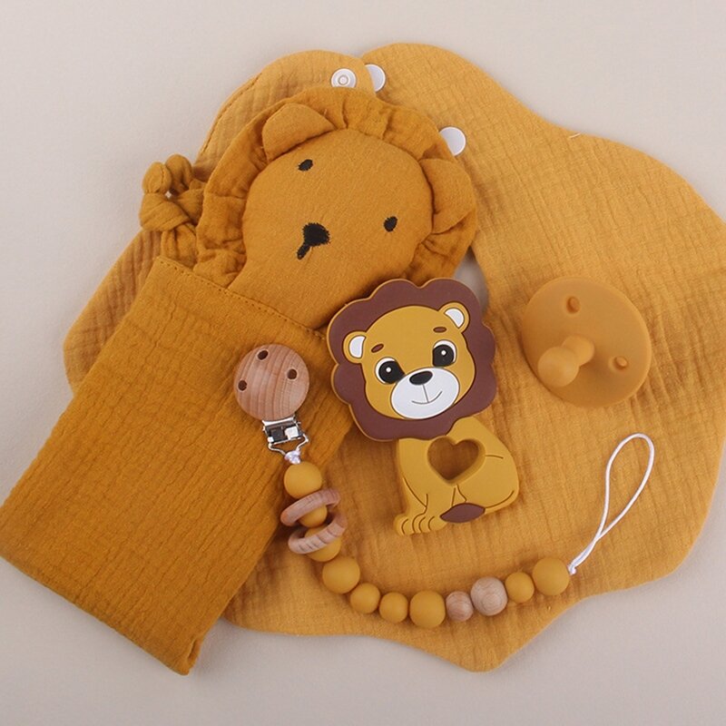 Newborn Gift Box Set Cartoon Lion Baby Pacifier Pacifier Chain Appease Towel Bib Kit for Infant Baby Boys Girls Baby Shower Gift