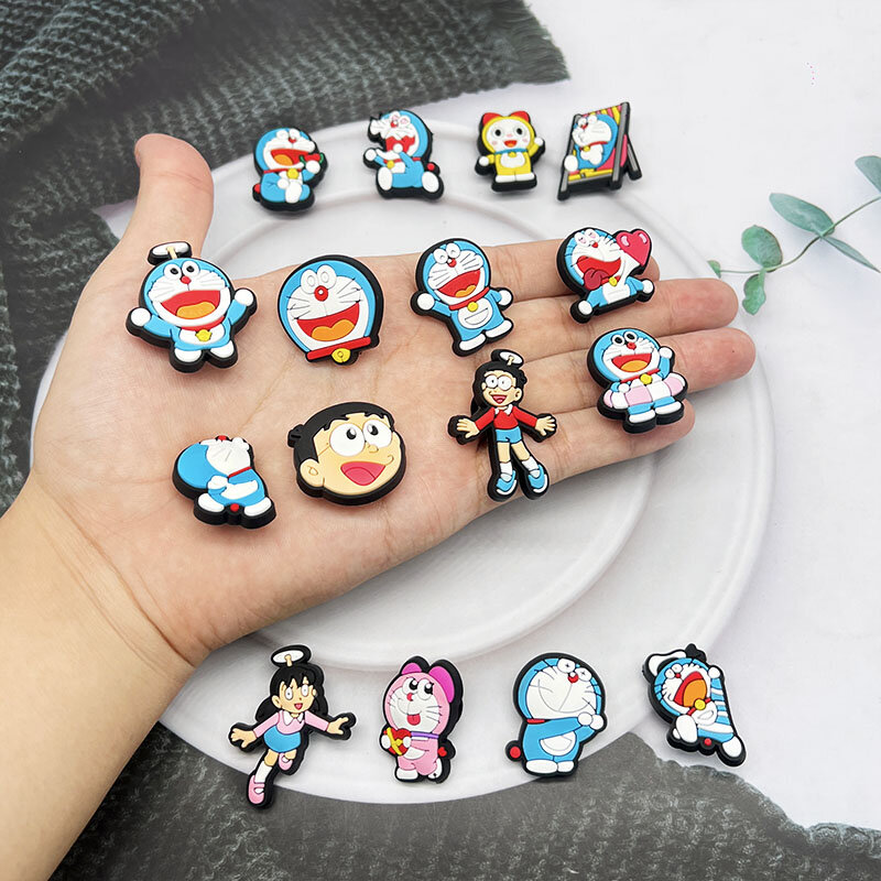 Single Sale 1pcs Doraemon Shoe Charms Accessories Sandals Shoe Decorations Jeans Pins Badge kids Party Favors Dropshipping