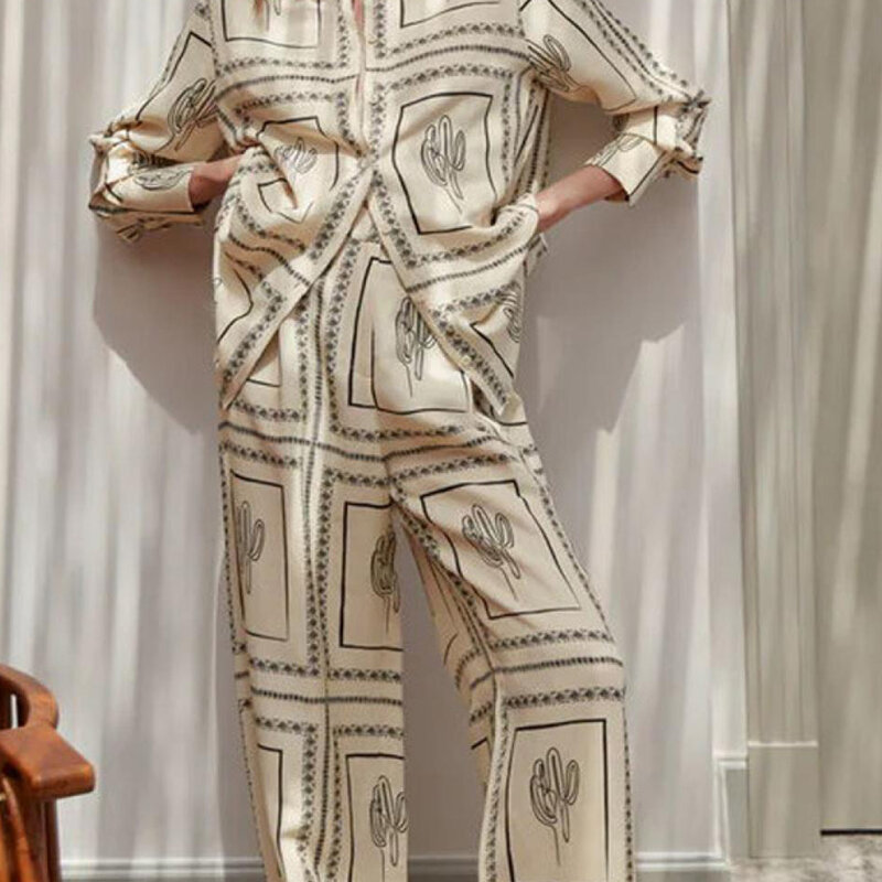 Lässig bedruckte Langarm zweiteilig Set Revers Kragen Knopf Langarmhemd bequeme Hose Mode Damen Pyjama Set