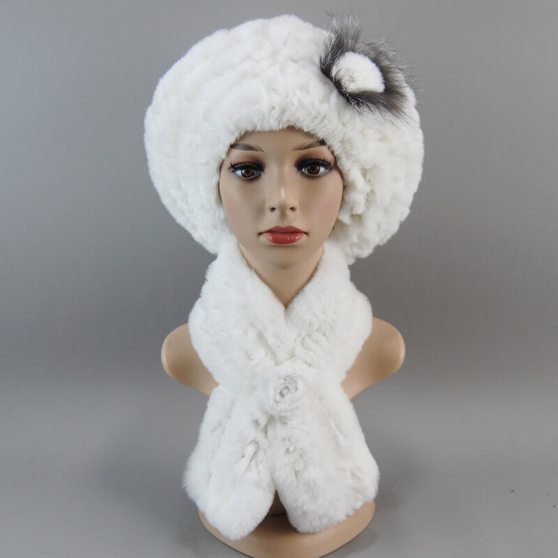 Topi bulu kelinci wanita asli hangat musim dingin baru 2024 dengan syal bulu kelinci Rex alami Set 2 potong tutup kepala modis dan peredam
