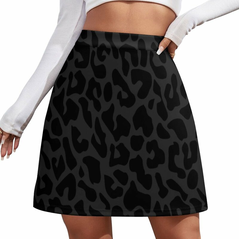 Черная мини-юбка с леопардовым принтом женская одежда тренд 2024 женская одежда