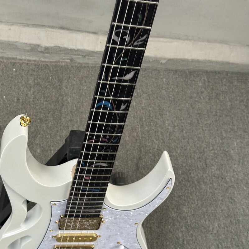 Kostenloser Versand pia3761 E-Gitarre Stevevai neue Signatur Gitarren weiße Farbe, auf Lager für sofortige Lieferung