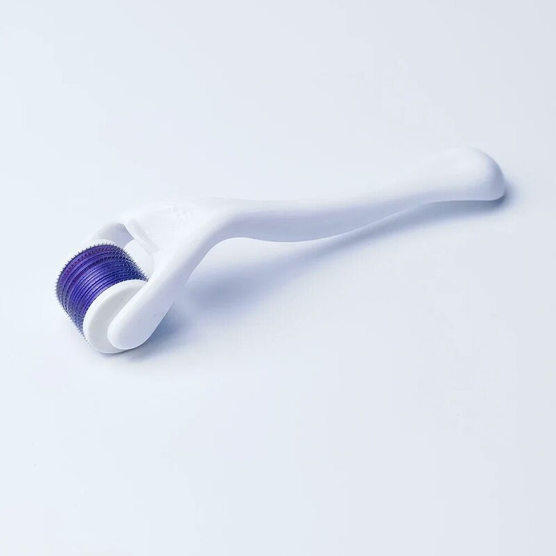 Derma Roller Pure Microneedling 0.3mm aghi lunghezza Titanium Dermoroller Microniddle Roller per viso blu bianco