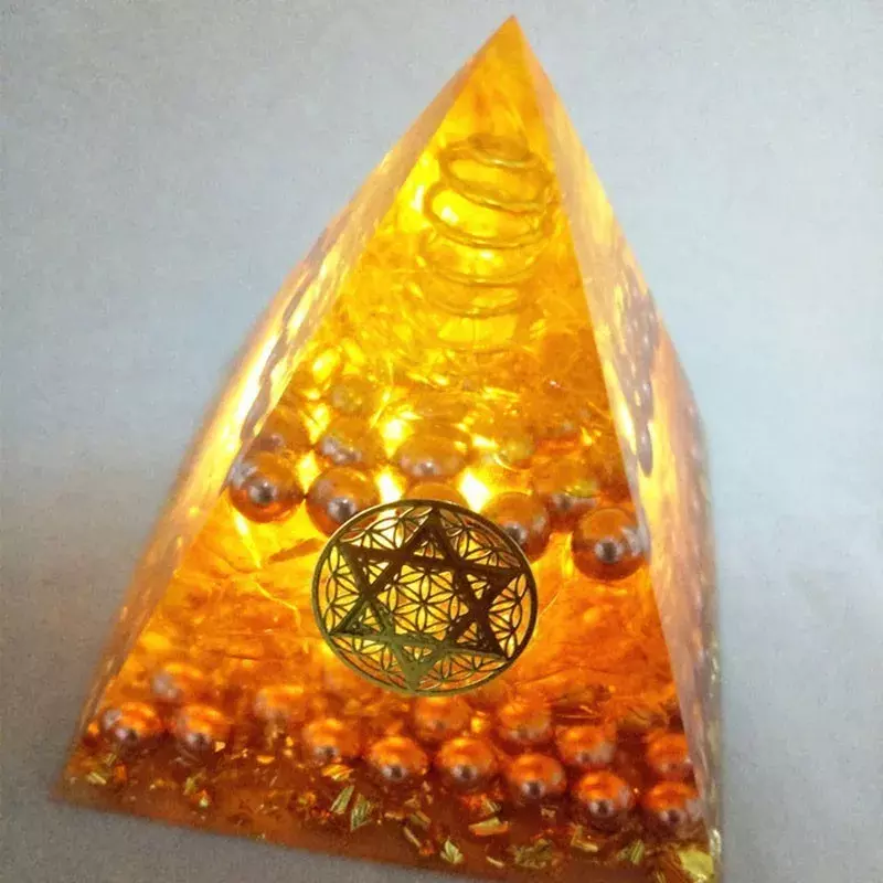 Pirámide de energía de orgonita, cristal Aura, recoge riqueza, trae buena suerte, artesanía decorativa de resina, adorno de pirámide de orgón, personalización