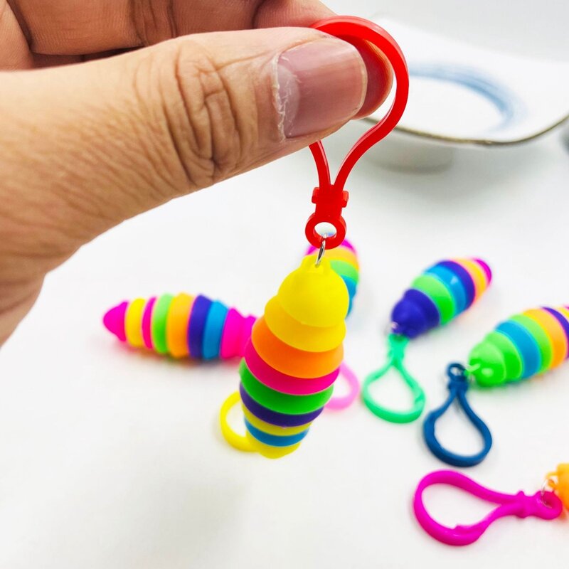 Mini Fidget Speelgoed Volwassen Slug Gelede Flexibele 3D Slug Sleutelhanger Relief Anti-Angst Zintuiglijke Hanger Kinderen Speelgoed