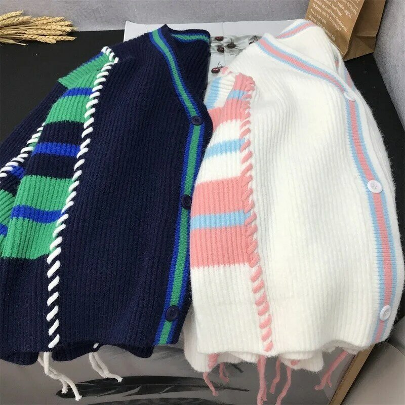 DAYIFUN Sweater rajut wanita, warna kontras sambungan rumbai leher V, kardigan rajutan mode 2023 Single Breasted