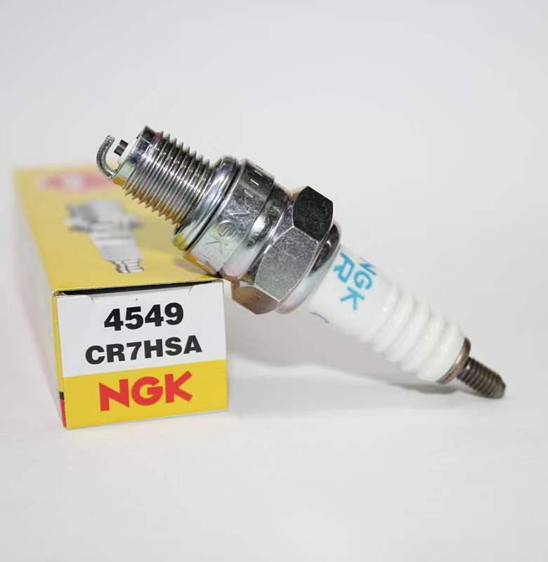 Original Spark Plug CR7HSA C7HSA เหมาะสำหรับ CBT CM125 Tianwang 250 Fuxi GY6 Qiaoge A7TC