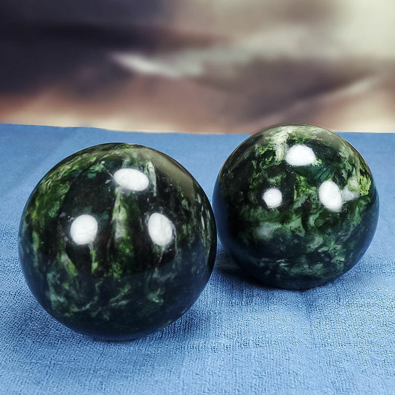 Bola de jade Natural para el cuidado de la salud, bola magnética fuerte de piedra rugosa para el cuidado de la salud, 40mm/50mm de diámetro, par