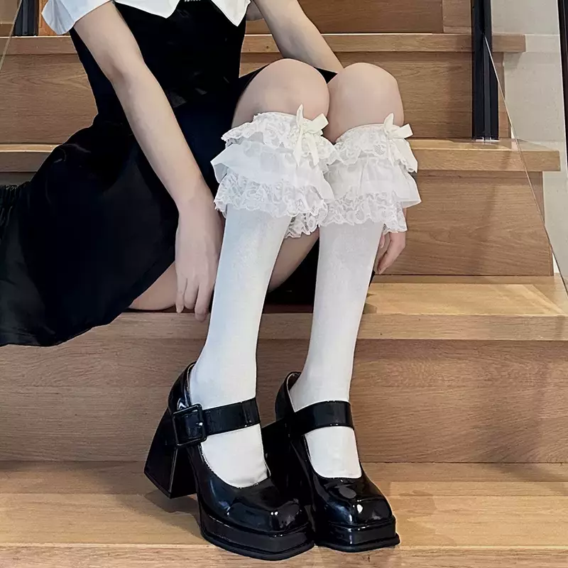 Lolita-Calcetines Kawaii con volantes para mujer, medias hasta la rodilla con lazo bonito, estilo japonés, blanco y negro