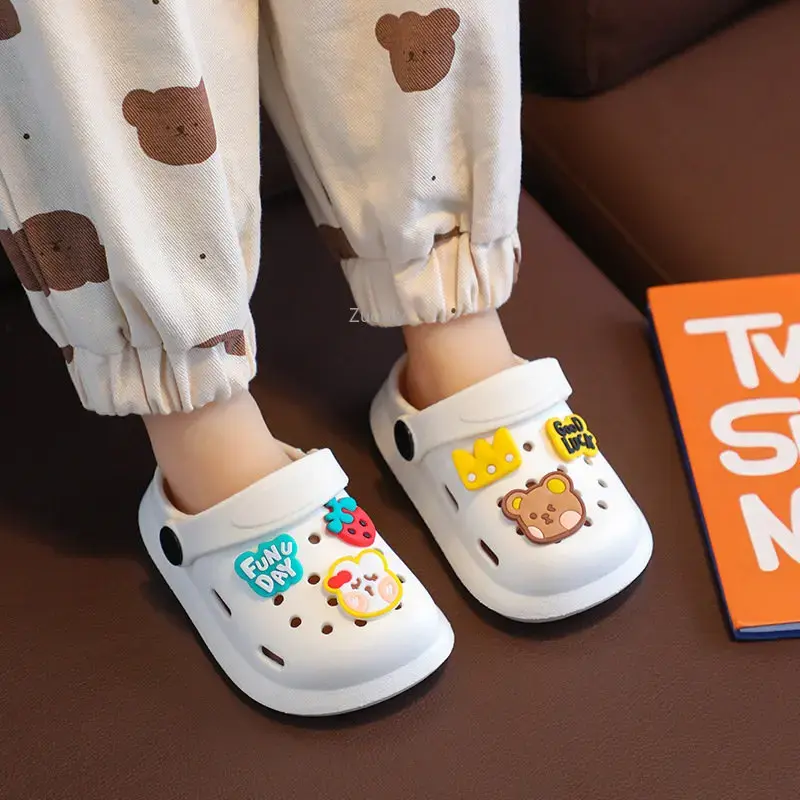 Zuecos de oso de dibujos animados para niños y niñas, zapatillas de playa de jardín sólidas, sandalias, zapatos con agujeros para bebés de 1 a 6 años