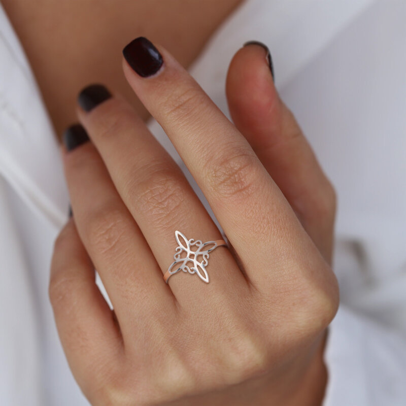 Yiluocd เวทมนต์แหวนปรับขนาดได้สแตนเลสสตีลแหวนผูกปมเหนือธรรมชาติสำหรับผู้หญิงเครื่องประดับป้องกันข้าม wiccan